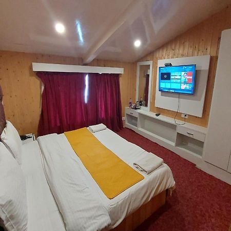 Hotel Outlook Pahalgām Eksteriør bilde