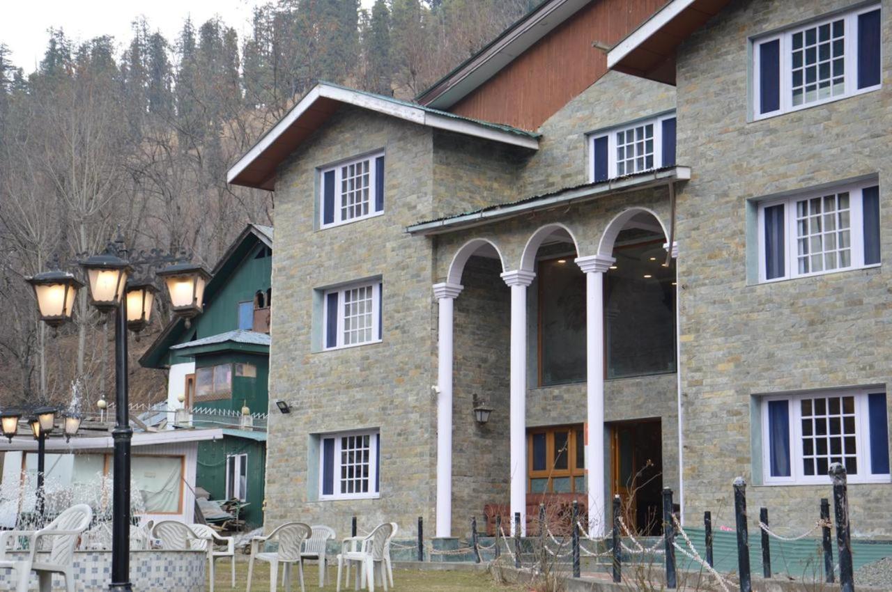 Hotel Outlook Pahalgām Eksteriør bilde