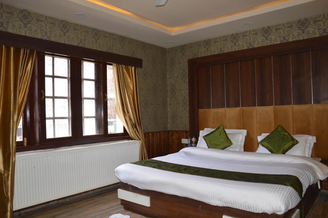Hotel Outlook Pahalgām Eksteriør bilde
