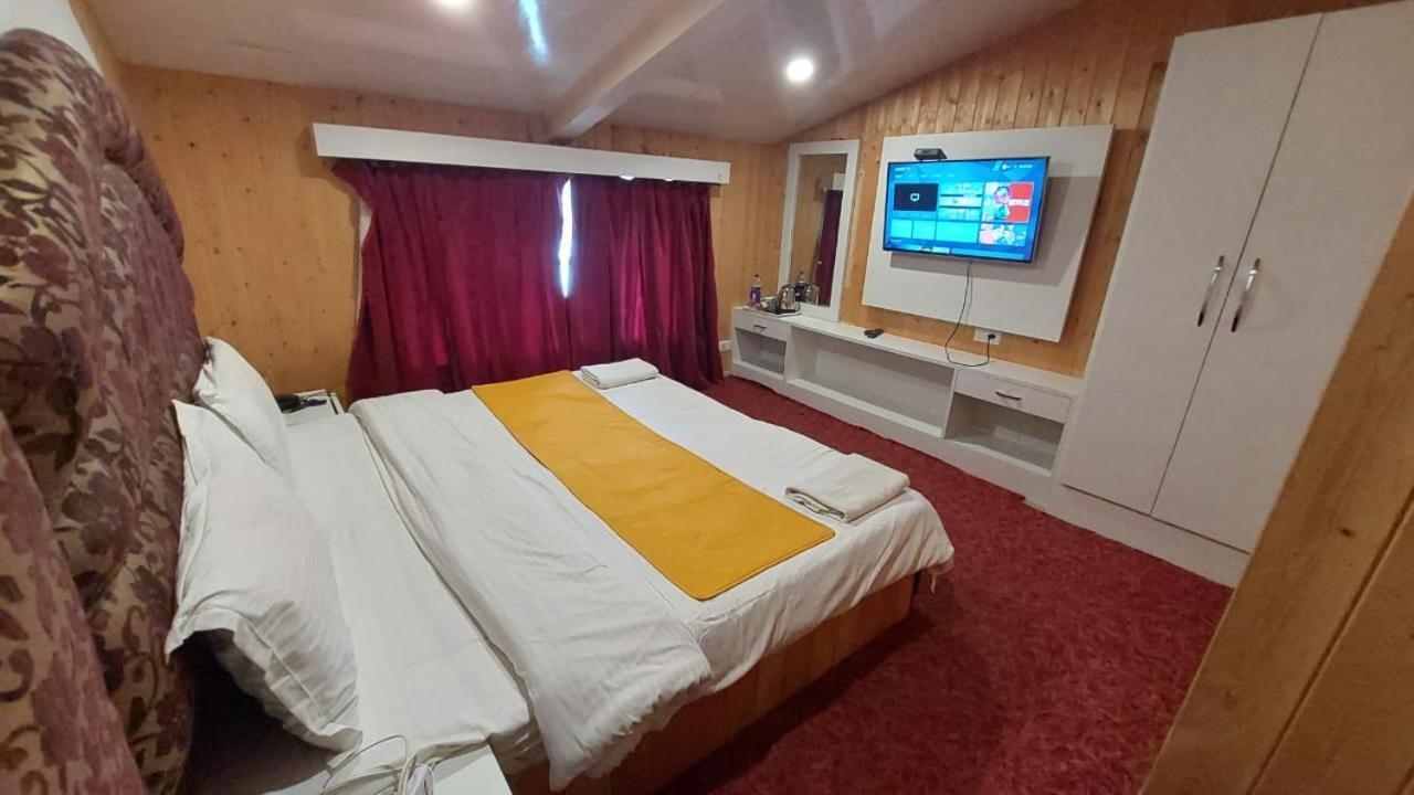 Hotel Outlook Pahalgām Eksteriør bilde