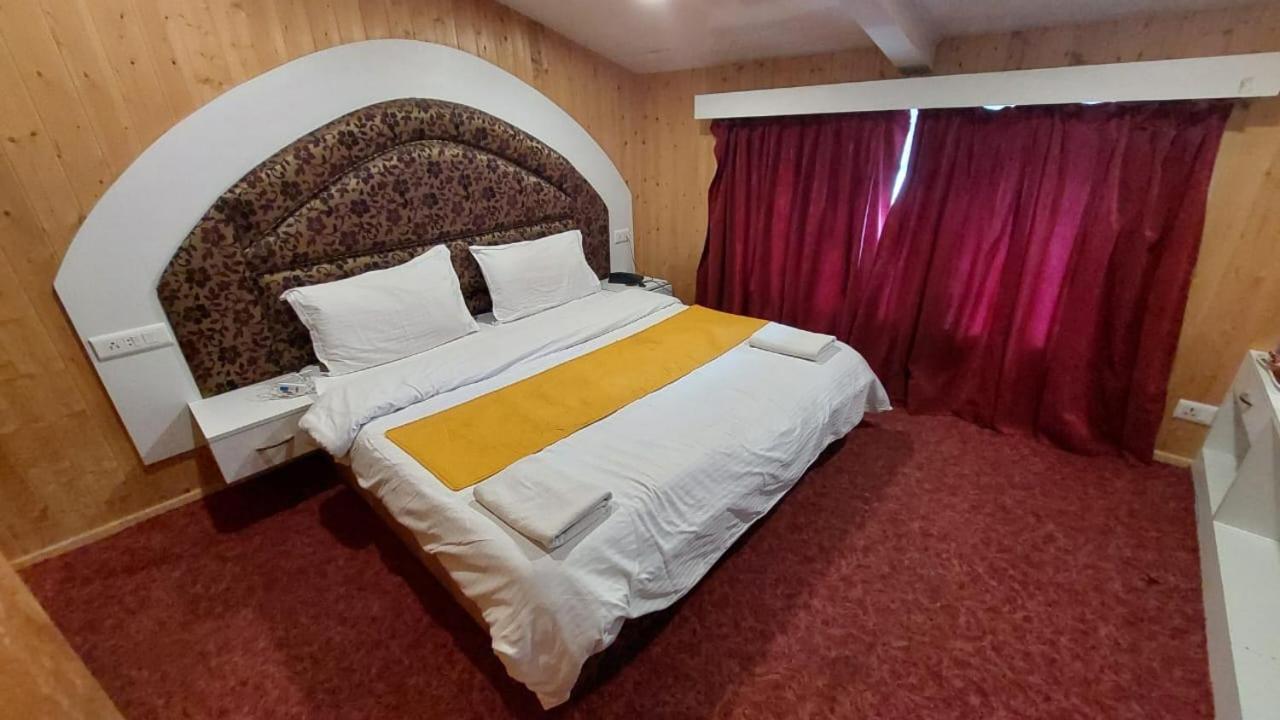 Hotel Outlook Pahalgām Eksteriør bilde