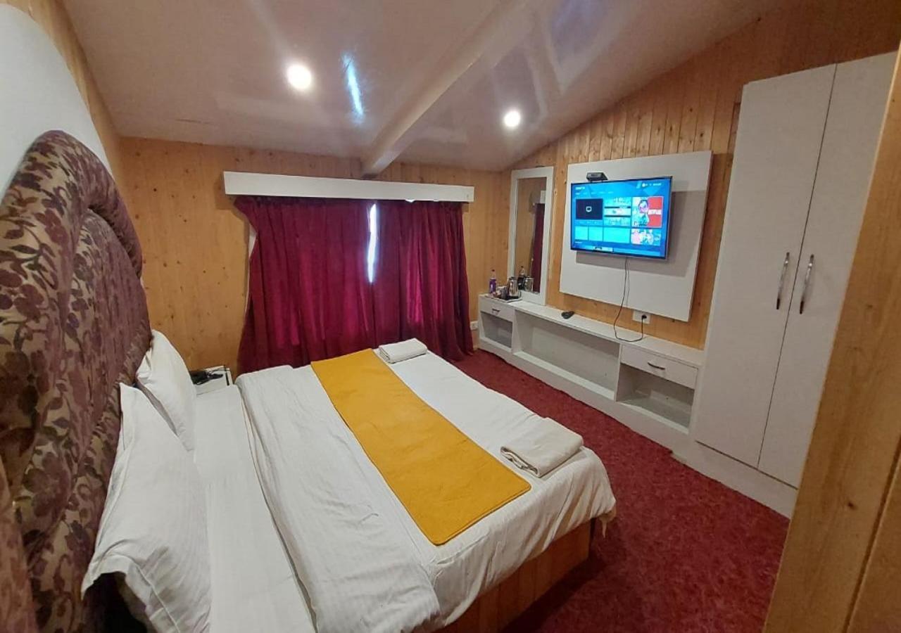 Hotel Outlook Pahalgām Eksteriør bilde