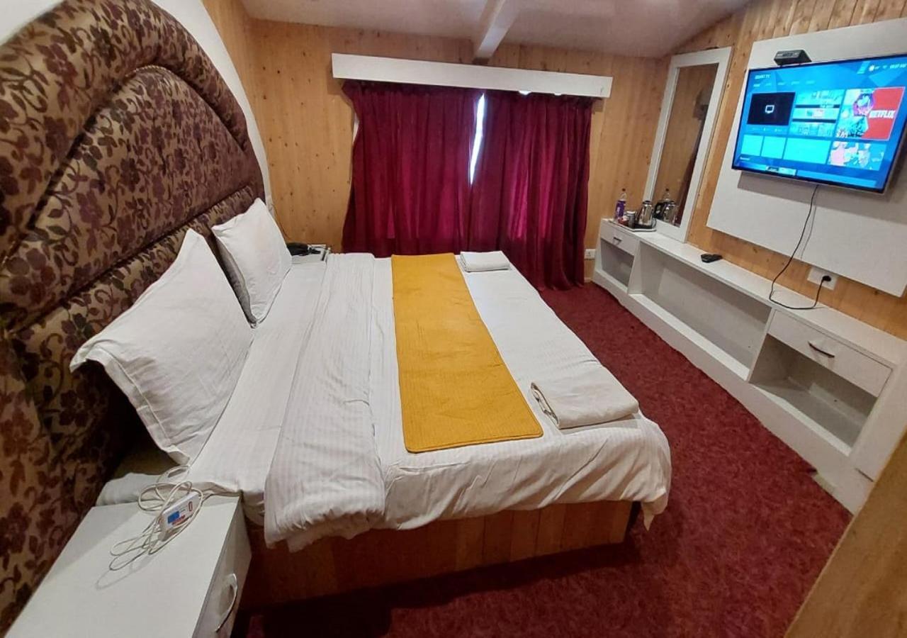 Hotel Outlook Pahalgām Eksteriør bilde