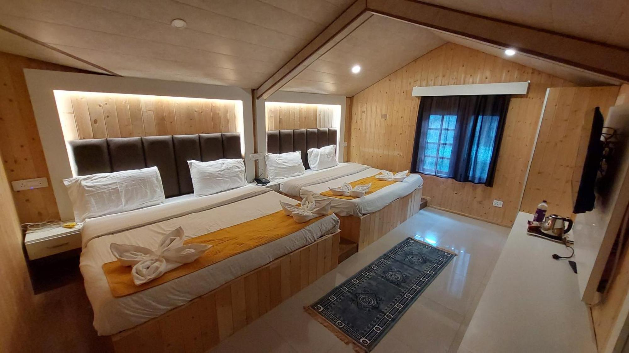 Hotel Outlook Pahalgām Eksteriør bilde