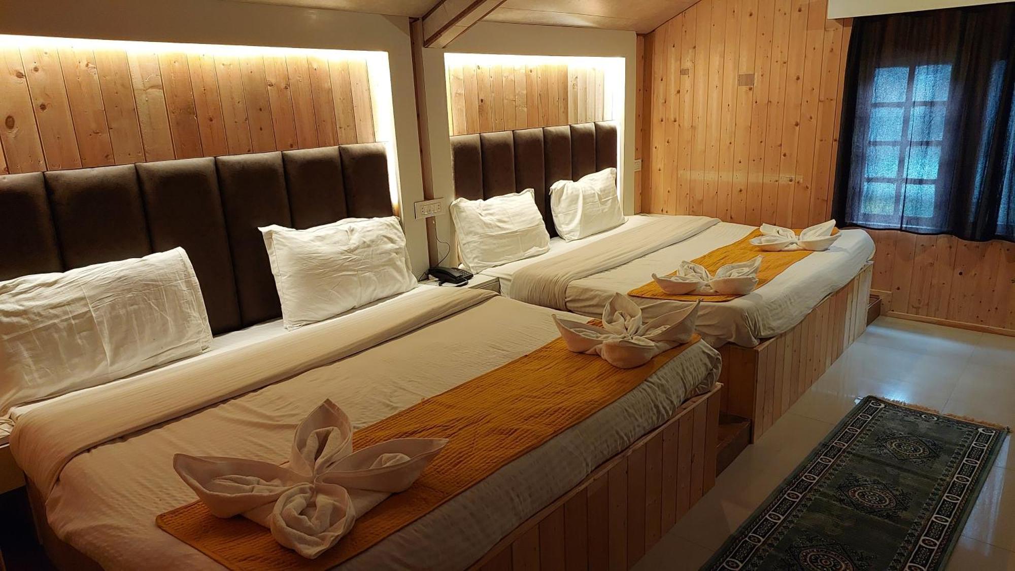 Hotel Outlook Pahalgām Eksteriør bilde